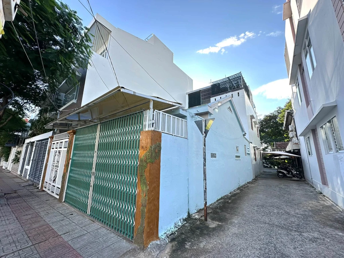 Bán nhà góc 2 mặt tiền 75.8m² Dương Hiến Quyền, Nha Trang - Ảnh 1