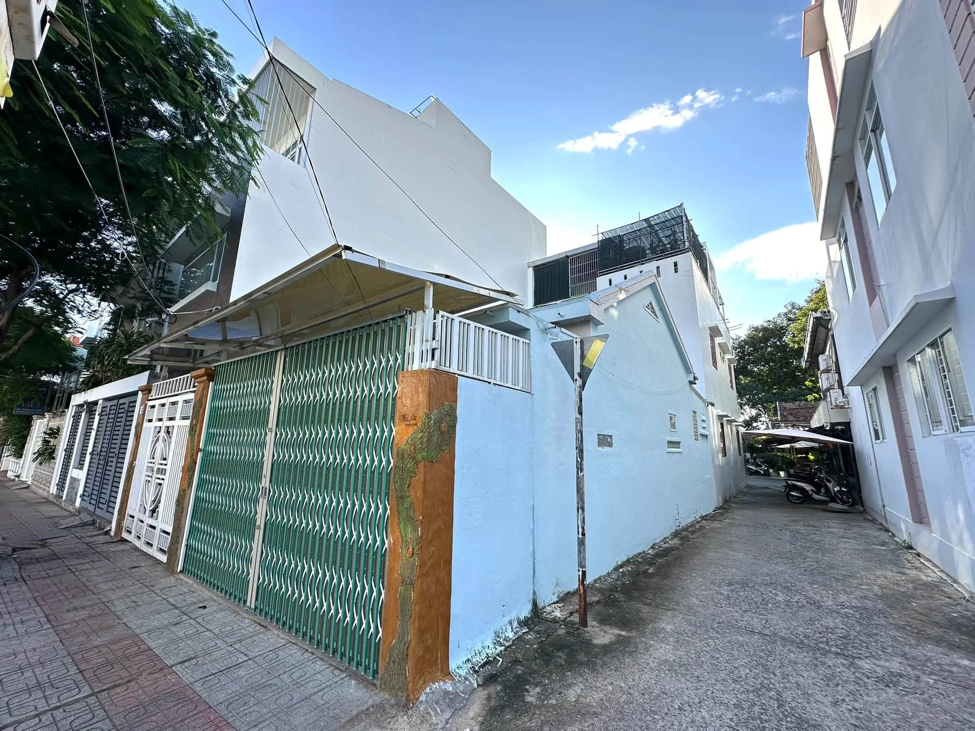 Bán nhà góc 2 mặt tiền 75.8m² Dương Hiến Quyền, Nha Trang - Ảnh 1