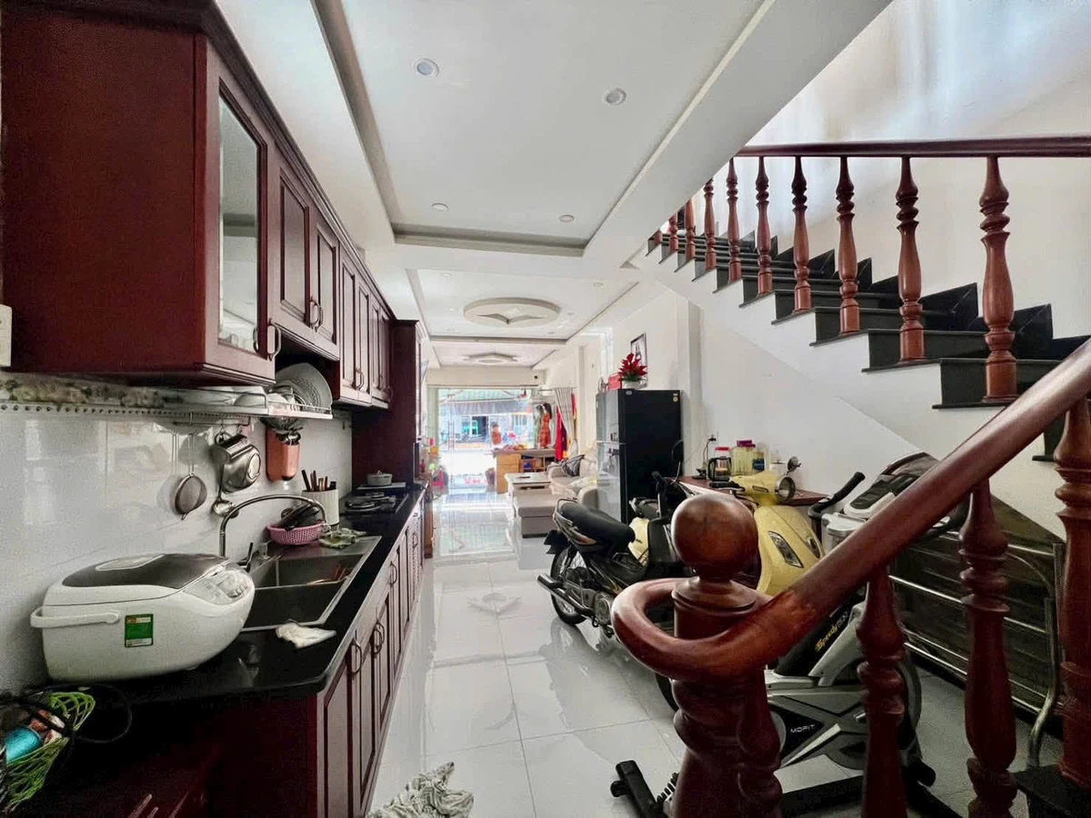 Bán nhà lầu lô góc 99.5m2 mặt tiền Trần Hưng Đạo Phan Thiết - Ảnh thu nhỏ 4