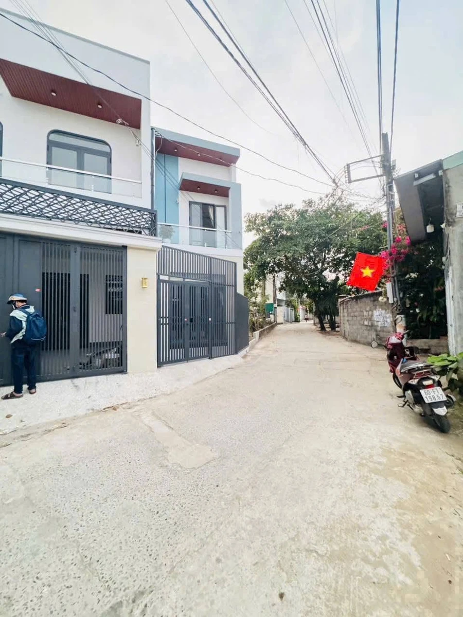 Bán nhà lầu mái Thái 5x21m, 3PN Trảng Dài Đồng Nai - Ảnh 1