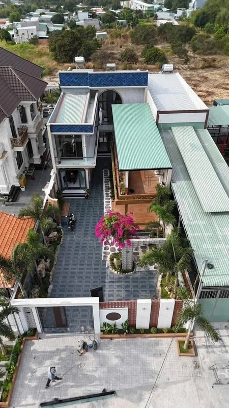Bán villa Long Hải 400m² sân vườn 3 PN, giá 6.5 tỷ