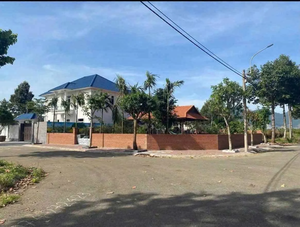 Bán 2 lô đất góc 2 mặt tiền 5x20 khu Lan Anh 2 Hòa Long - Ảnh 1