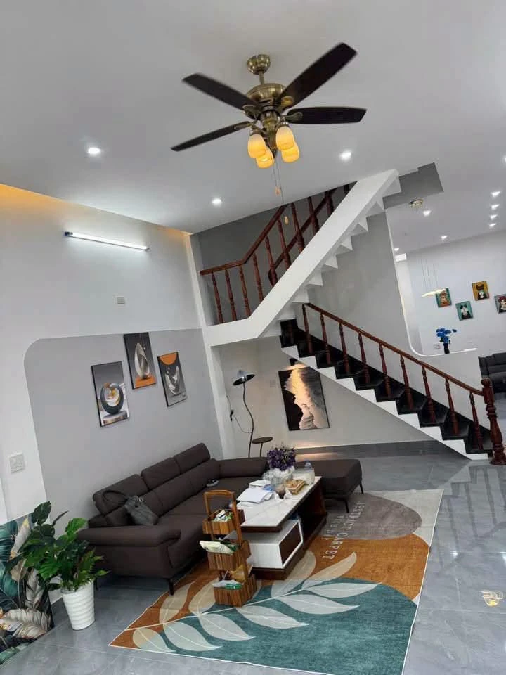 Nhà 3 tầng mặt tiền 72m2 đường Thanh Niên, Quy Nhơn - Ảnh 1