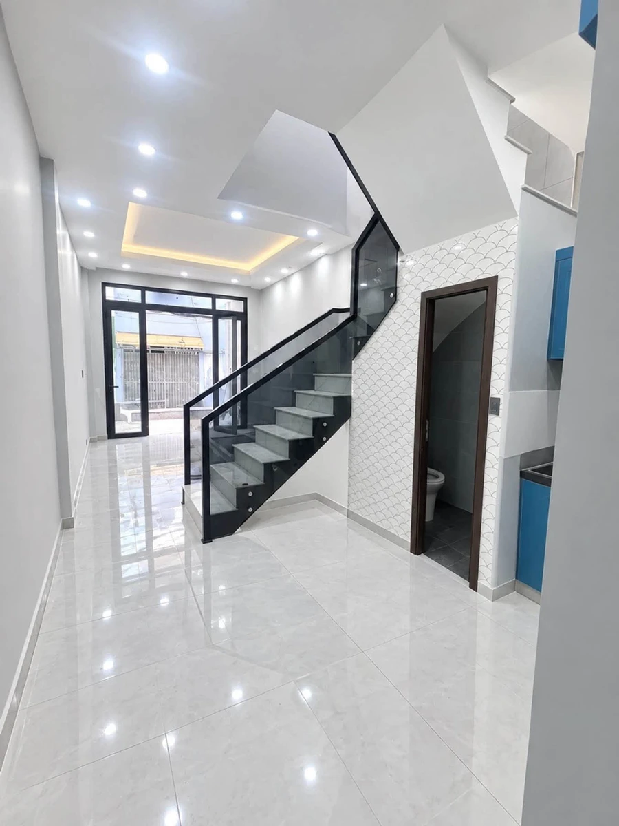 Bán nhà 2 tầng 3PN 53m2 Quận 11 giá 6 tỷ 650 triệu - Ảnh thu nhỏ 2