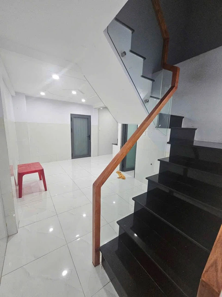 Thuê nhà nguyên căn hẻm Phú Thọ Hòa, 40m², 2PN, 10.5 tr/tháng - Ảnh thu nhỏ 2