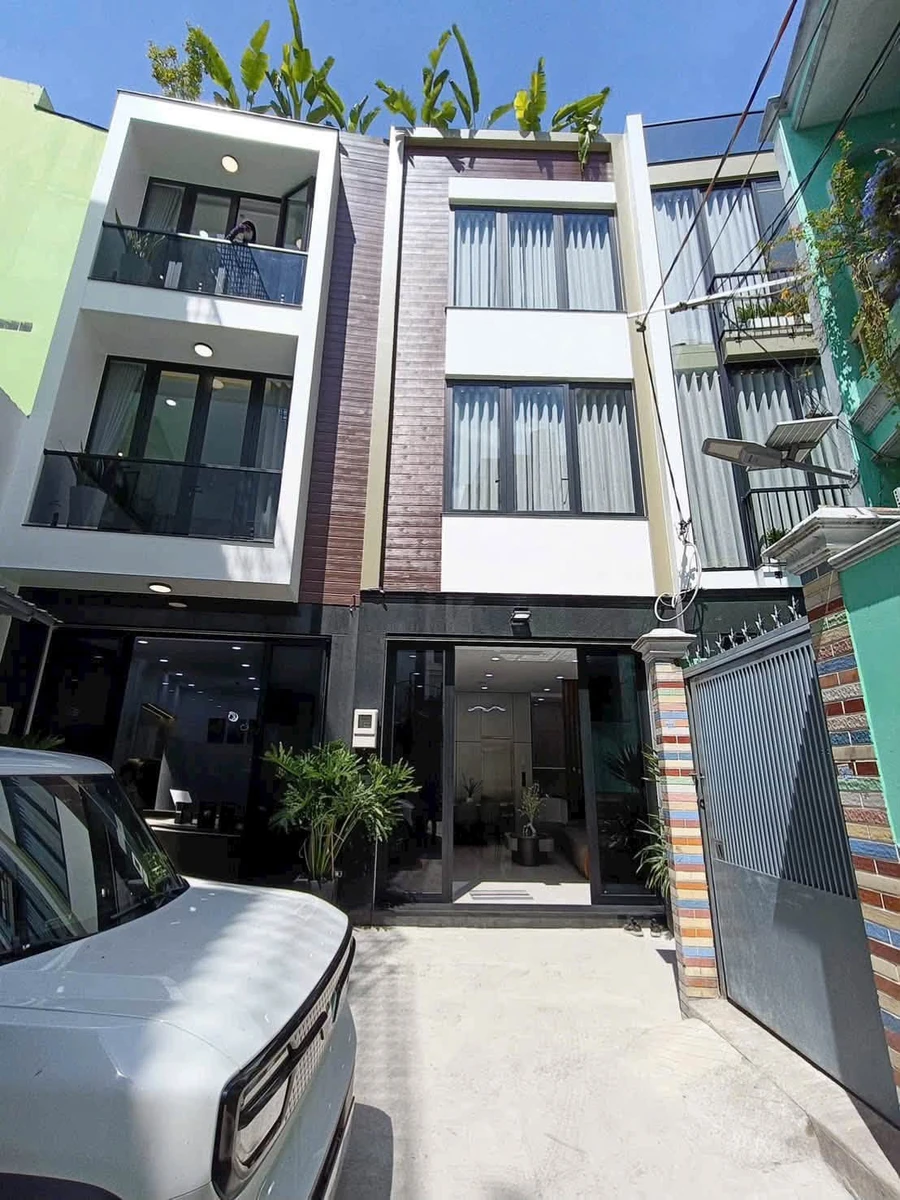 Bán nhà hẻm 254 Âu Cơ 46m2, 4PN, có thang máy, giá 8,2 tỷ, Tân Bình - Ảnh 1
