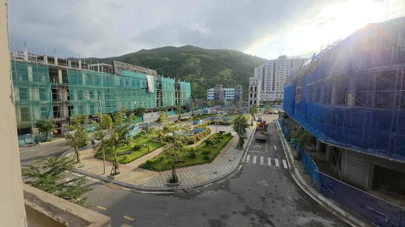 Bán nhà mặt tiền 4 tầng 72m² Royal Park Quy Nhơn 6,1 tỷ