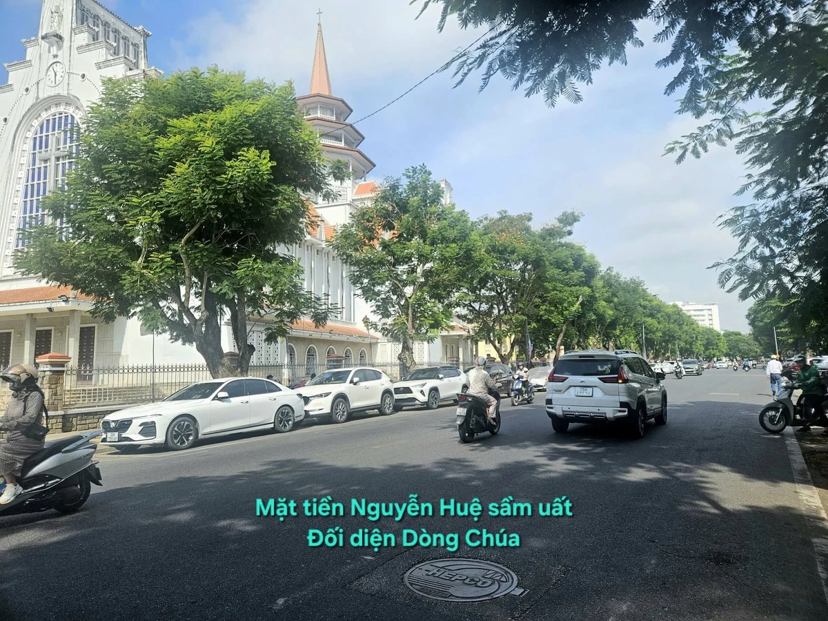 Bán đất lô góc 2 mặt tiền Nguyễn Huệ 109m2, Phường Thuận Hóa, TP Huế - Ảnh 1