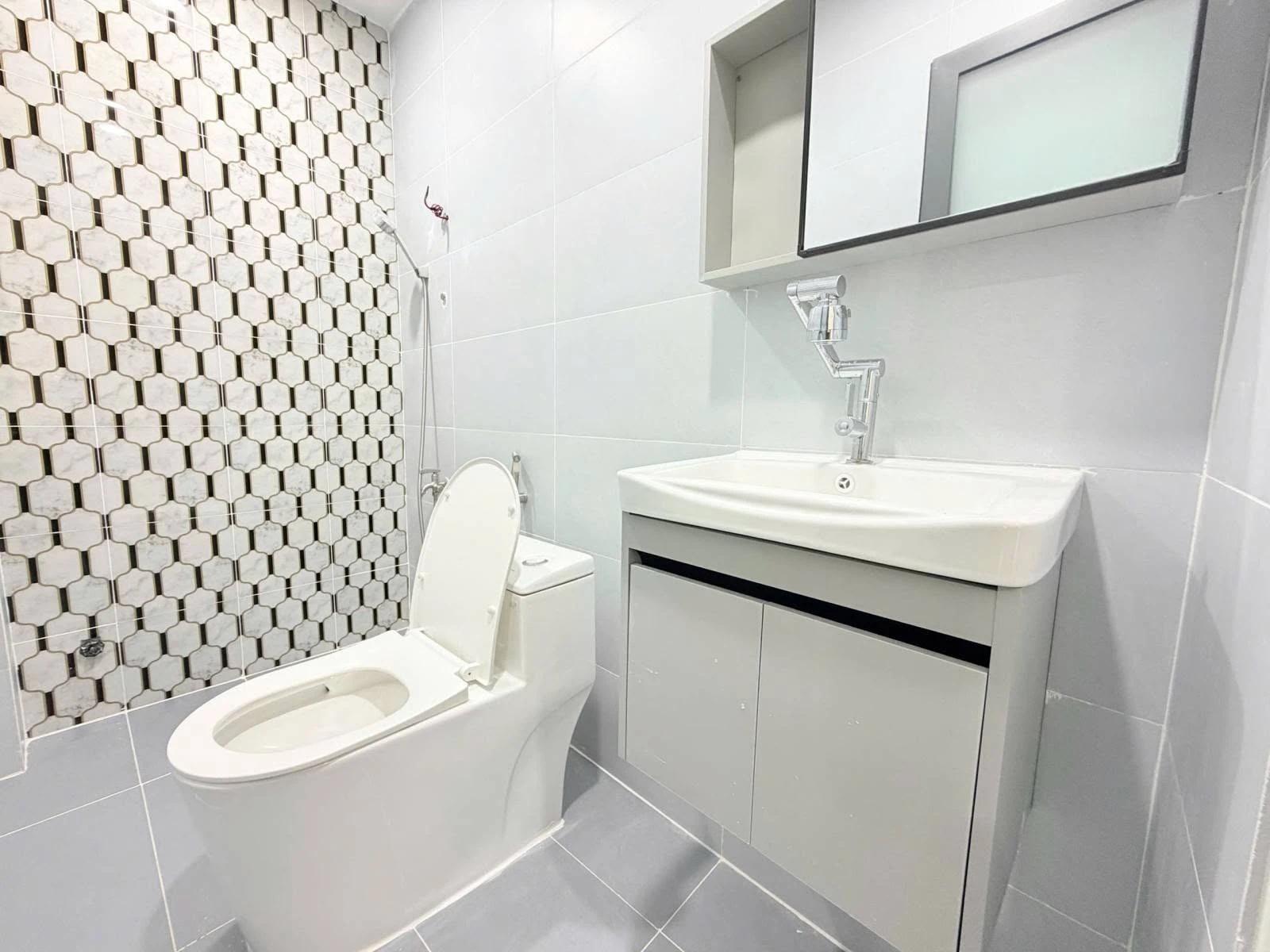 Bán nhà phố Q11, 80m², 2PN 3WC, 4.58 tỷ - Ảnh 1