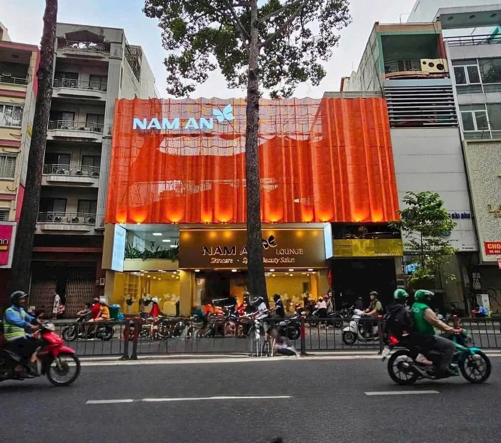 Bán tòa nhà 499m2, 4 tầng, Quận 10, giá 28 tỷ - Ảnh 1