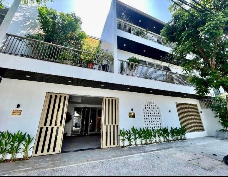 Bán villa 3 tầng 270m² KĐT Nam Việt Á view sông Hàn, 6 phòng ngủ, có hồ bơi, Đà Nẵng