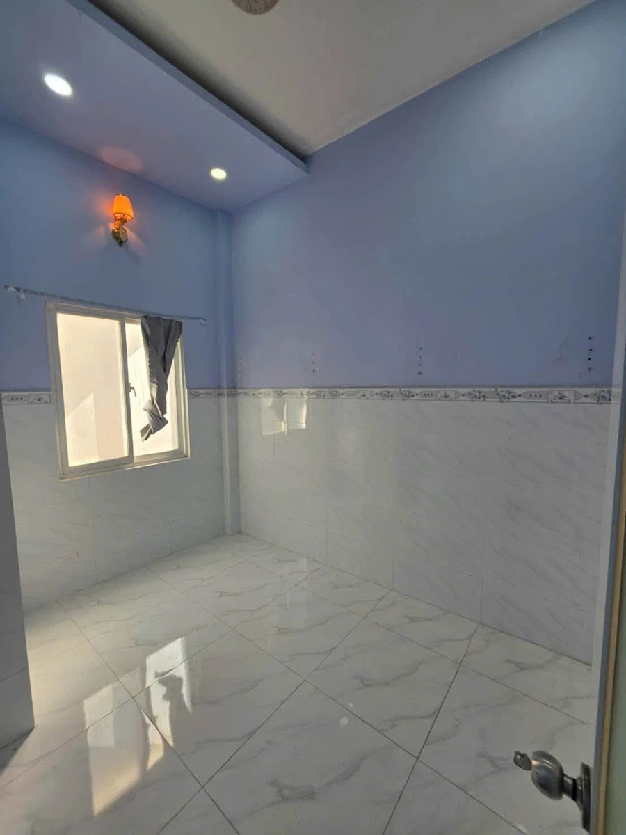Bán nhà hẻm 4.6 tỷ Lạc Long Quân Quận 11, 2PN 30m² - Ảnh thu nhỏ 4