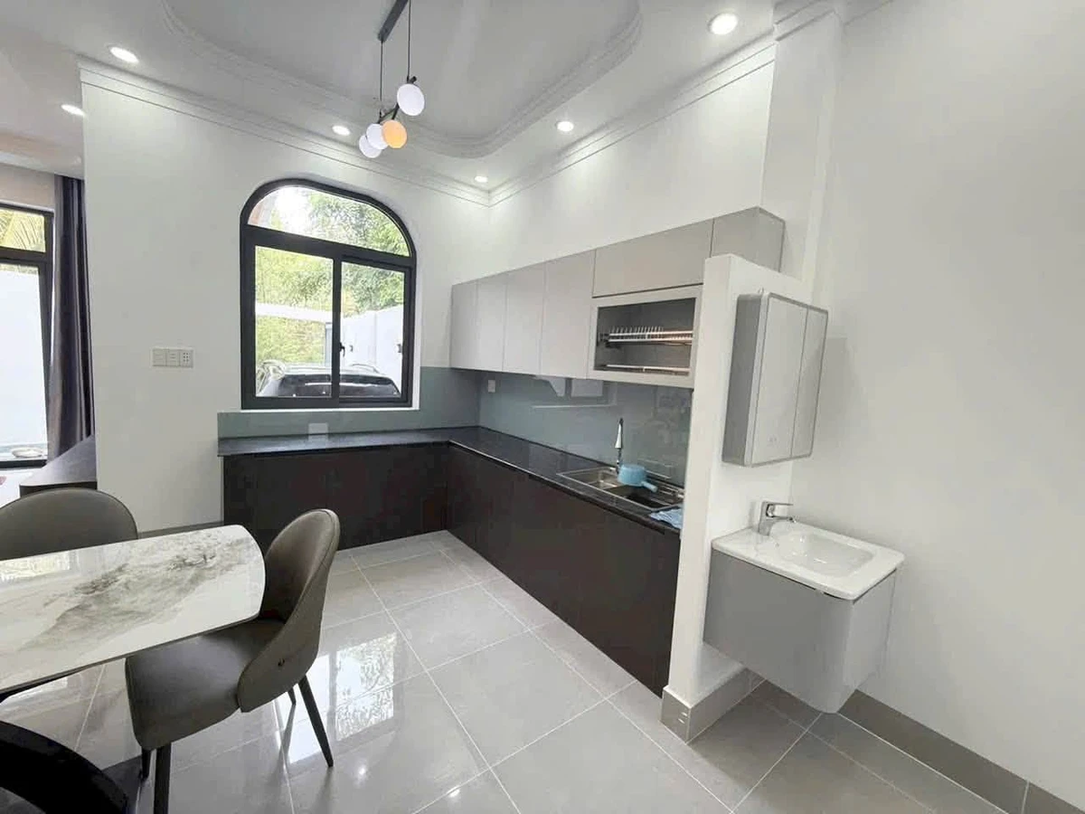 Bán nhà lầu mới 3 PN, 110m² Phú Tân, 2 tỷ 490 triệu - Ảnh thu nhỏ 5