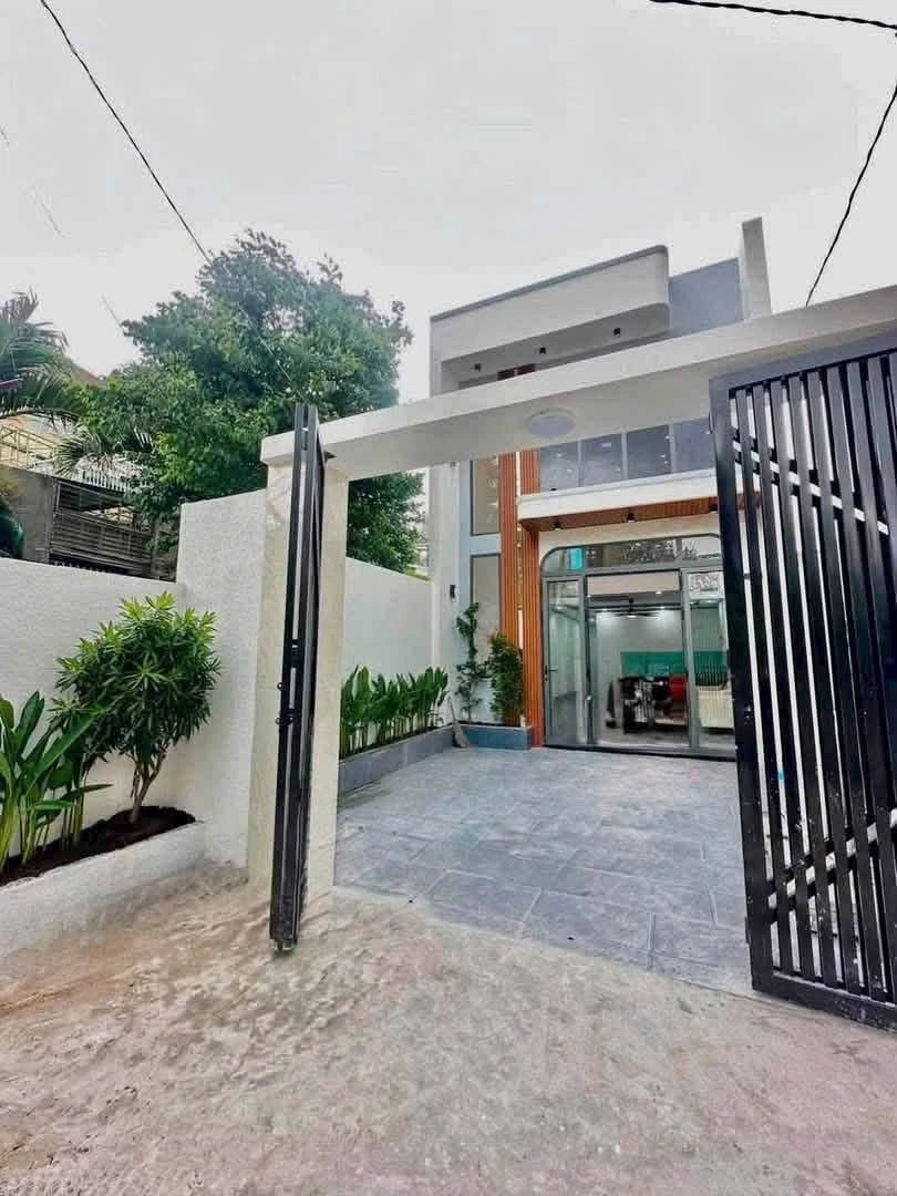 Bán nhà lầu 3PN, 100m2, 2.39 tỷ Bình Tân - Ảnh 1