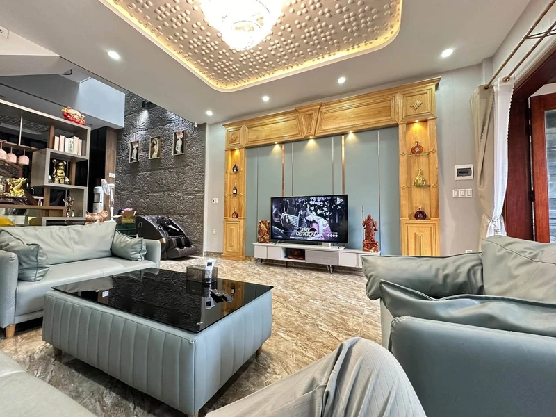 Bán nhà 3 tầng 100m2, 3PN, full nội thất, mặt tiền 7m5 Đà Nẵng