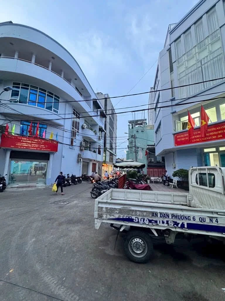 Bán nhà Hoàng Diệu Q4, 3 phòng ngủ, 20m², 3 tỷ - Ảnh thu nhỏ 2