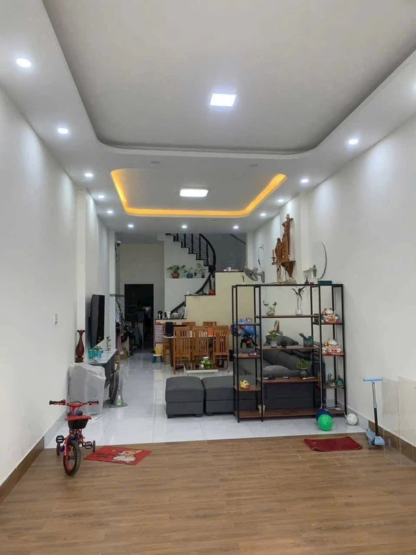 Bán nhà 1 trệt 2 lầu 237,9m² Bến Lức Long An 4,7 tỷ