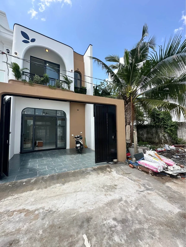 Bán nhà 3 phòng ngủ 108m² Tân An Long An 2.39 tỷ