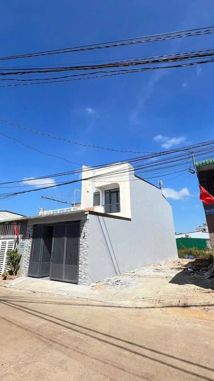 Bán nhà 3PN 125m2 full nội thất tại Y Moal Thành Đồng - Ảnh 1