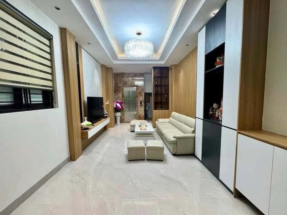Bán nhà riêng 6 tầng 34m2 lô góc có thang máy khu Văn Miếu - Quốc Tử Giám, Hà Nội - Ảnh 1