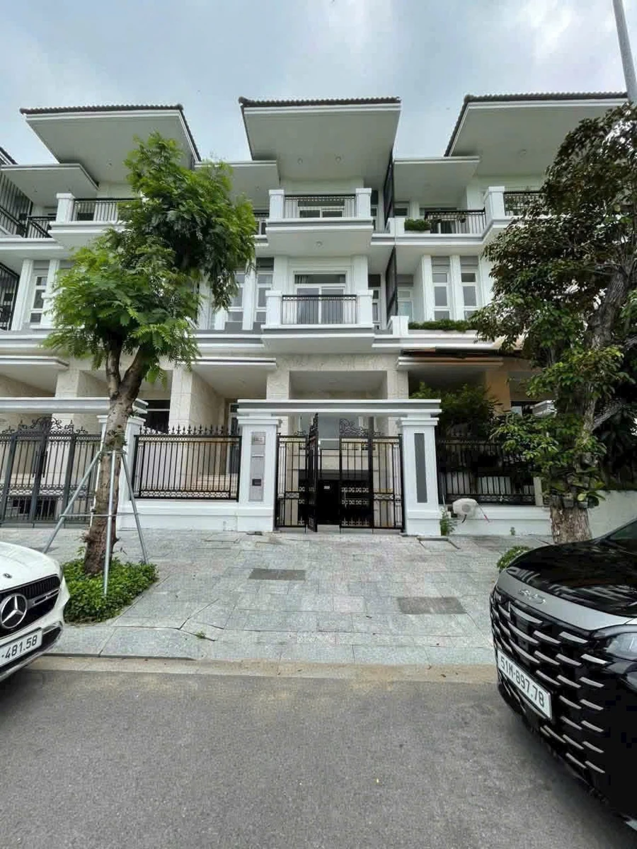 Cho thuê biệt thự The Peak Garden Villa 5PN 450m2 Quận 7 - Ảnh 1