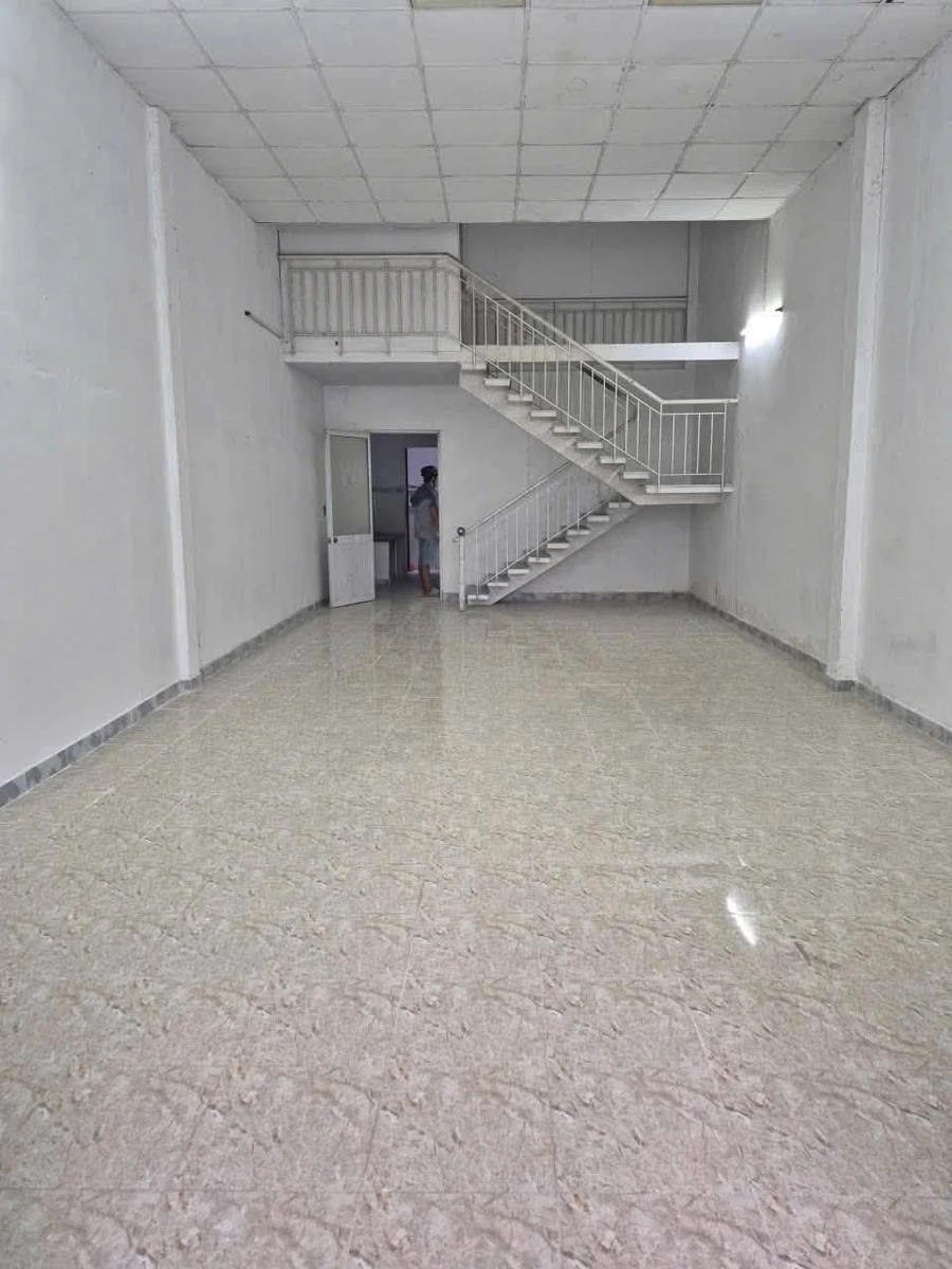 Cho thuê nhà Lê Trọng Tấn, 100m², 2PN, 12tr/tháng - Ảnh 1