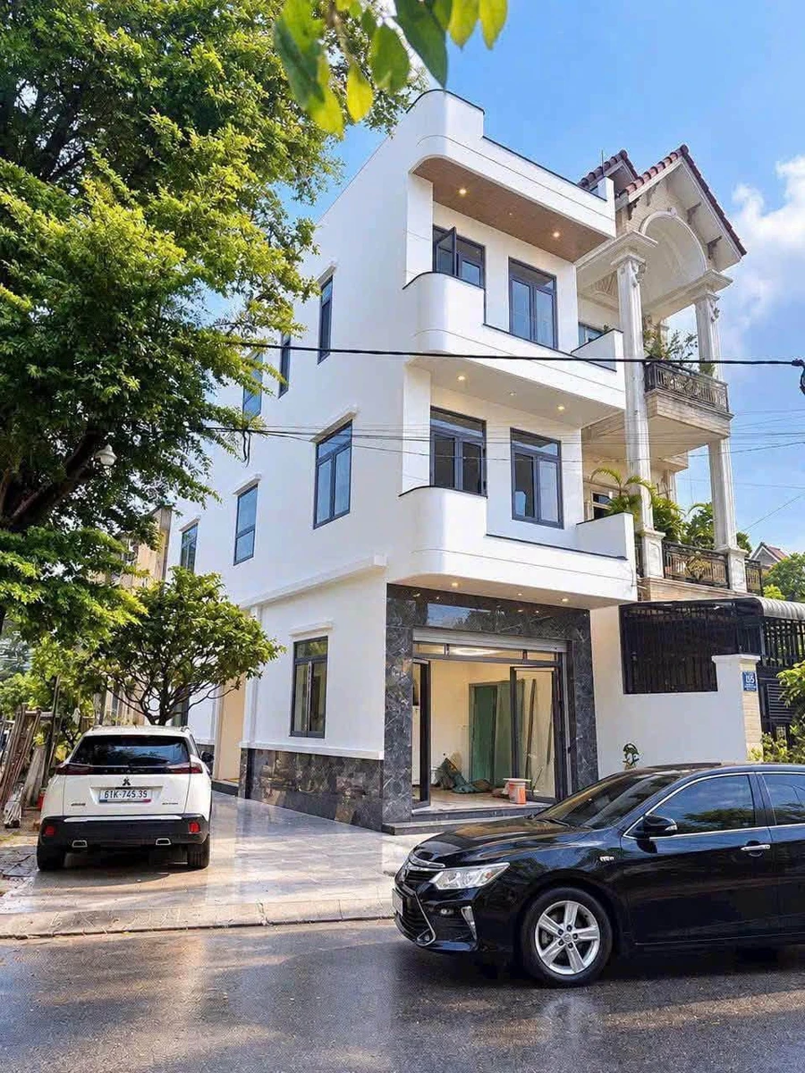 Bán nhà 2 mặt tiền 74.7m2, 3 PN, 4 WC tại KDC gần VinCom Dĩ An - Ảnh thu nhỏ 2