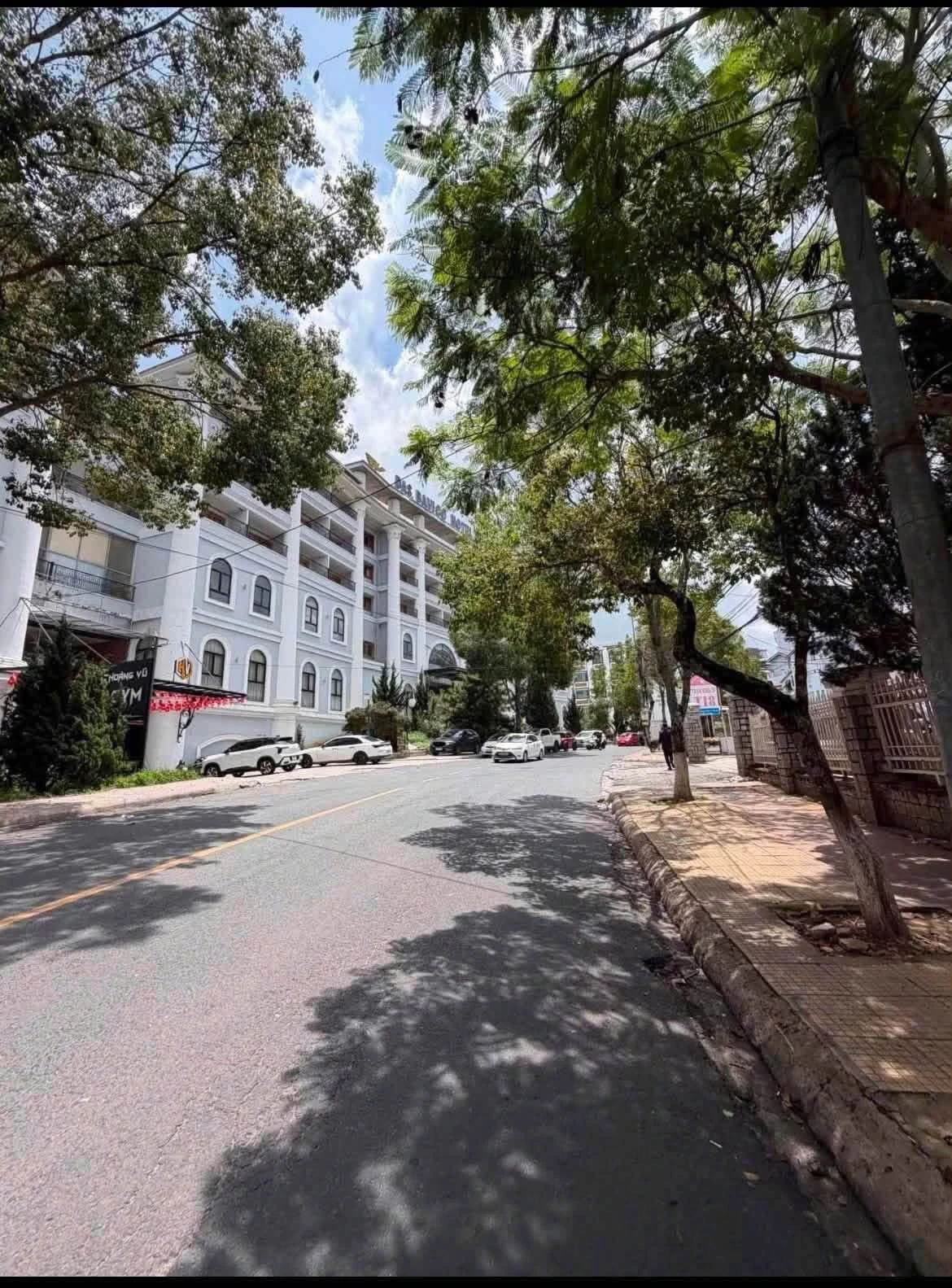 Bán shophouse 890m2 37 phòng kinh doanh Đà Lạt 85 tỷ - Ảnh 1