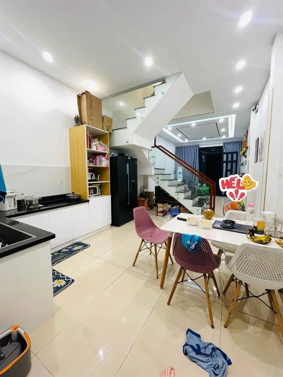 Bán nhà 3 tầng 55m² 3PN full nội thất Thủ Đức 5.4 tỷ - Ảnh 1