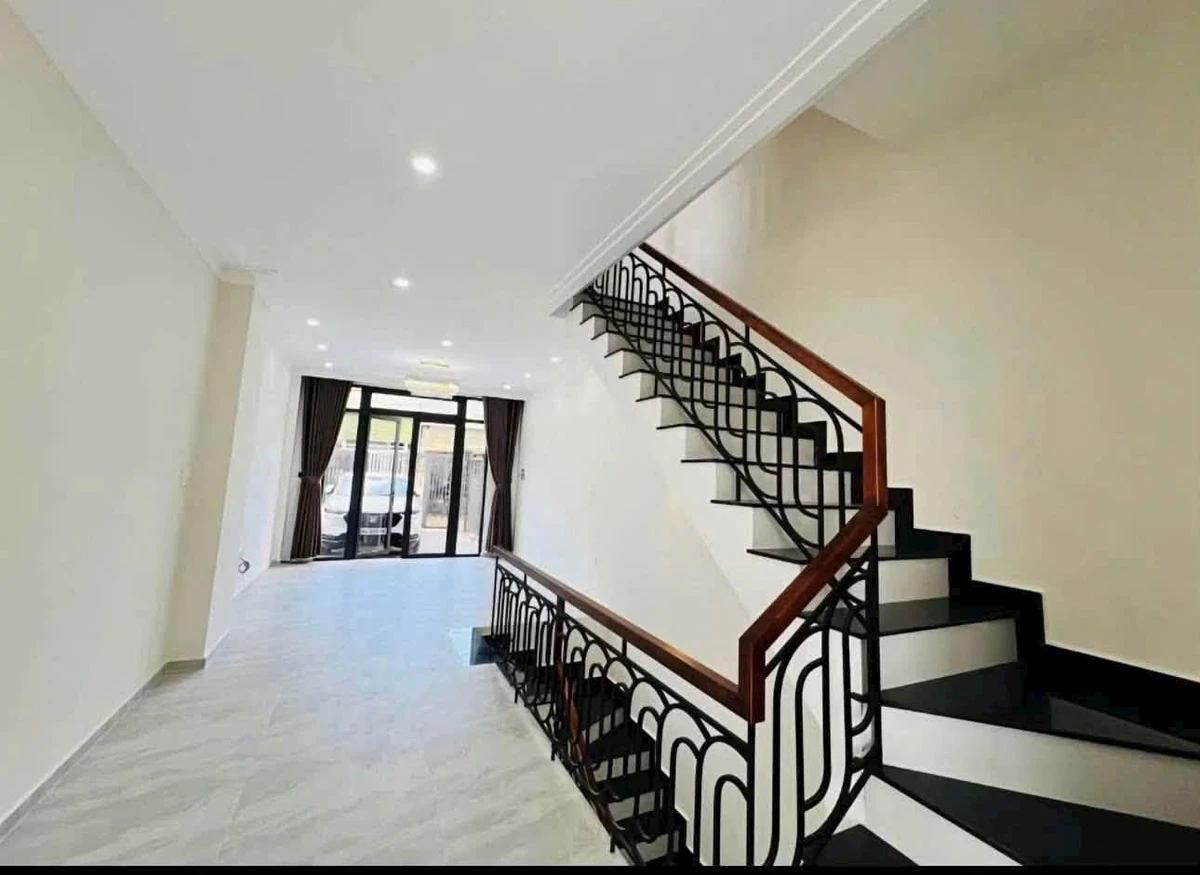 Bán nhà 4PN 91m² Lâm Viên Đà Lạt 3,7 tỷ - Ảnh thu nhỏ 2