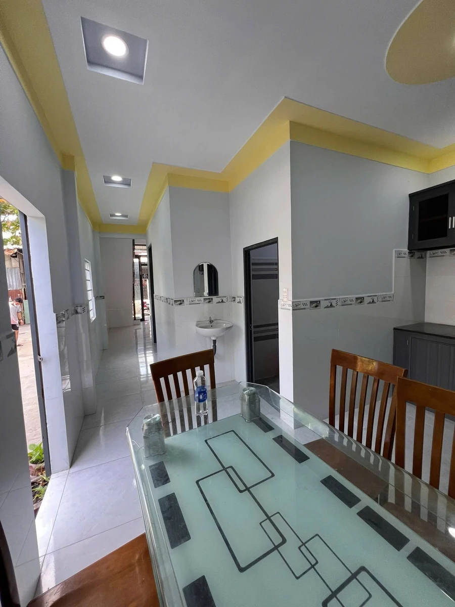 Bán nhà 4x13m đúc lửng 3PN 2WC sổ đỏ riêng đường Trịnh Thị Miếng, Hóc Môn giá 2,18 tỷ - Ảnh thu nhỏ 4