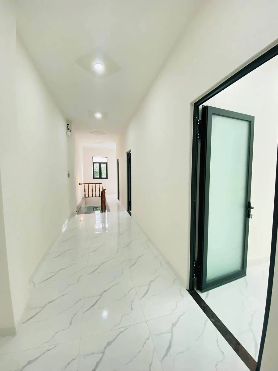 Nhà lầu 160m² 4 phòng ngủ sân ôtô, gần trường học Bình Nhâm 5 tỷ - Ảnh thu nhỏ 5