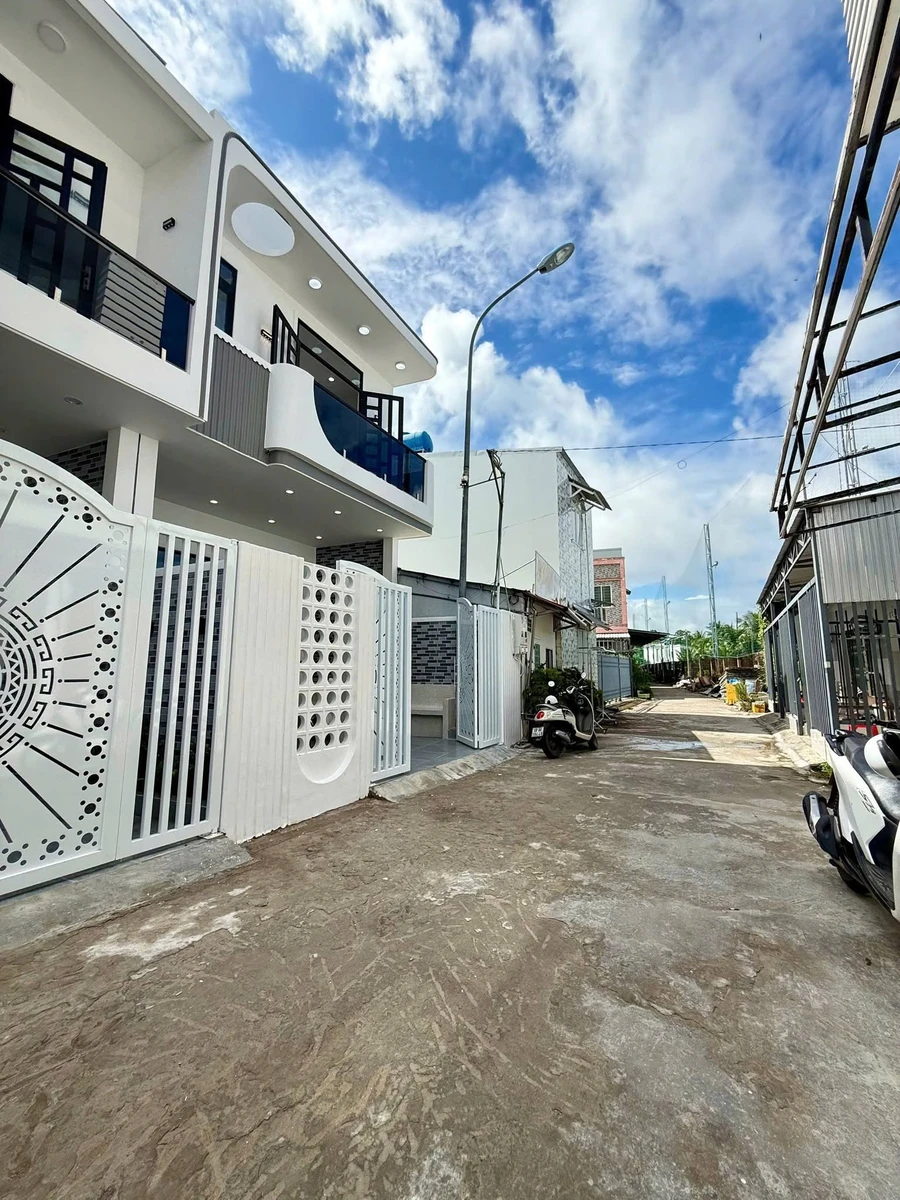 Bán nhà phố 2 mặt tiền 4.9x18m ở Rạch Giá - Ảnh 1