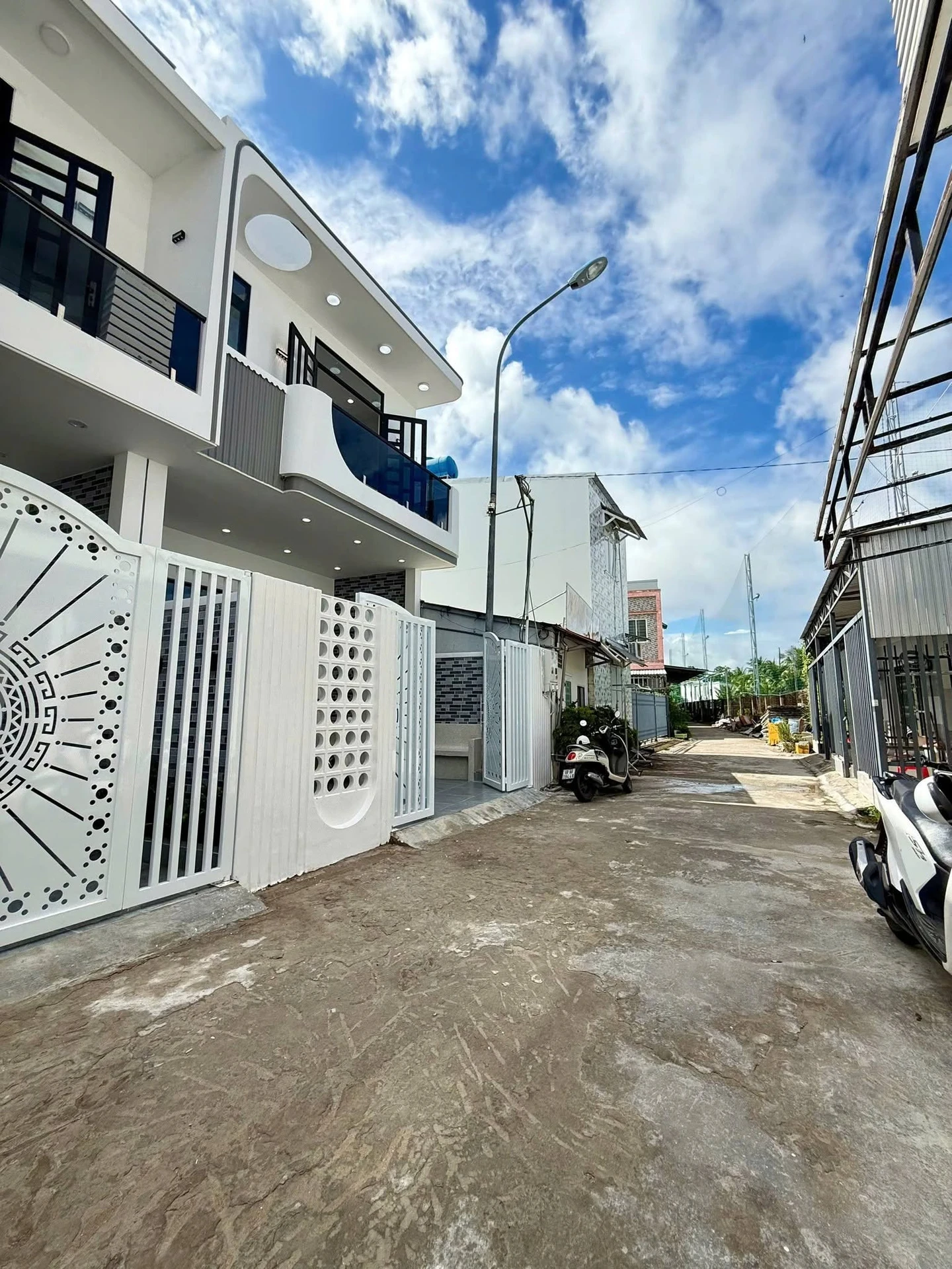 Bán nhà phố 2 mặt tiền 4.9x18m ở Rạch Giá - Ảnh 1