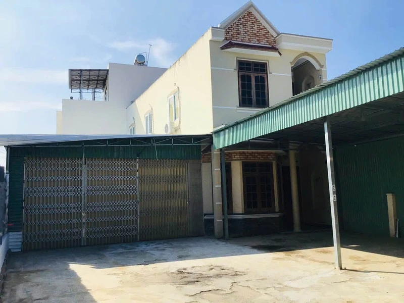 Cho thuê nhà + kho xưởng 350m² Vĩnh Thái 18tr/tháng
