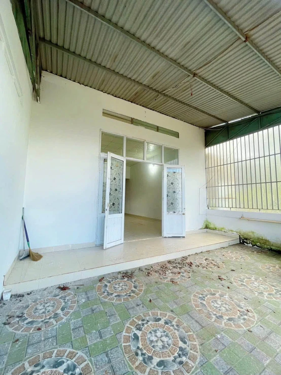 Bán nhà 2 phòng ngủ 150m² Quận 12, gần chợ Âu Cơ, 990 triệu - Ảnh thu nhỏ 3