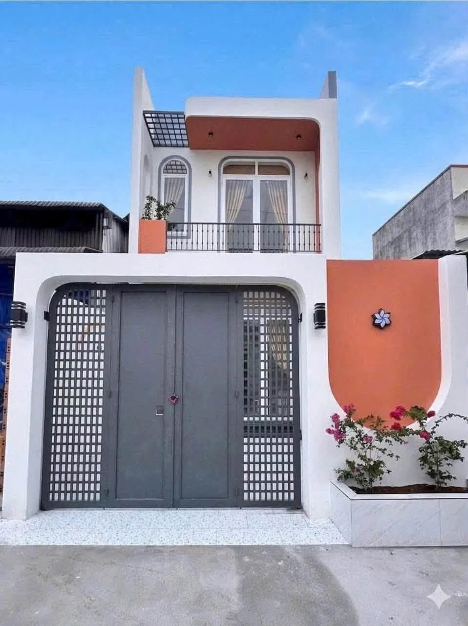 Nhà lầu bán 3PN, 2WC 90m² Long Hoa, Tây Ninh - Ảnh 1