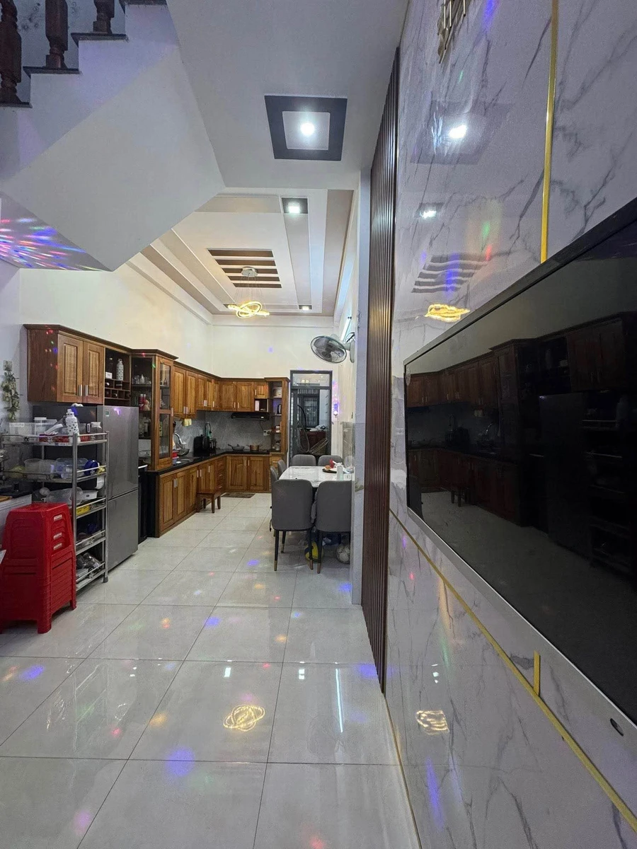 Bán nhà mặt tiền Nguyễn Thị Minh Khai Quy Nhơn 93m2 7 tỷ - Ảnh thu nhỏ 4
