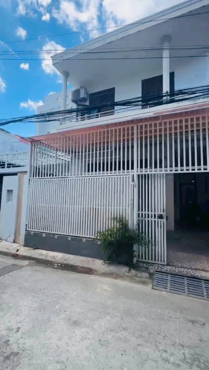 Bán nhà 1 trệt 1 lầu 75m2 mặt tiền đường Nguyễn Sắc Kim, Phú Thủy, Phan Thiết - Ảnh 1