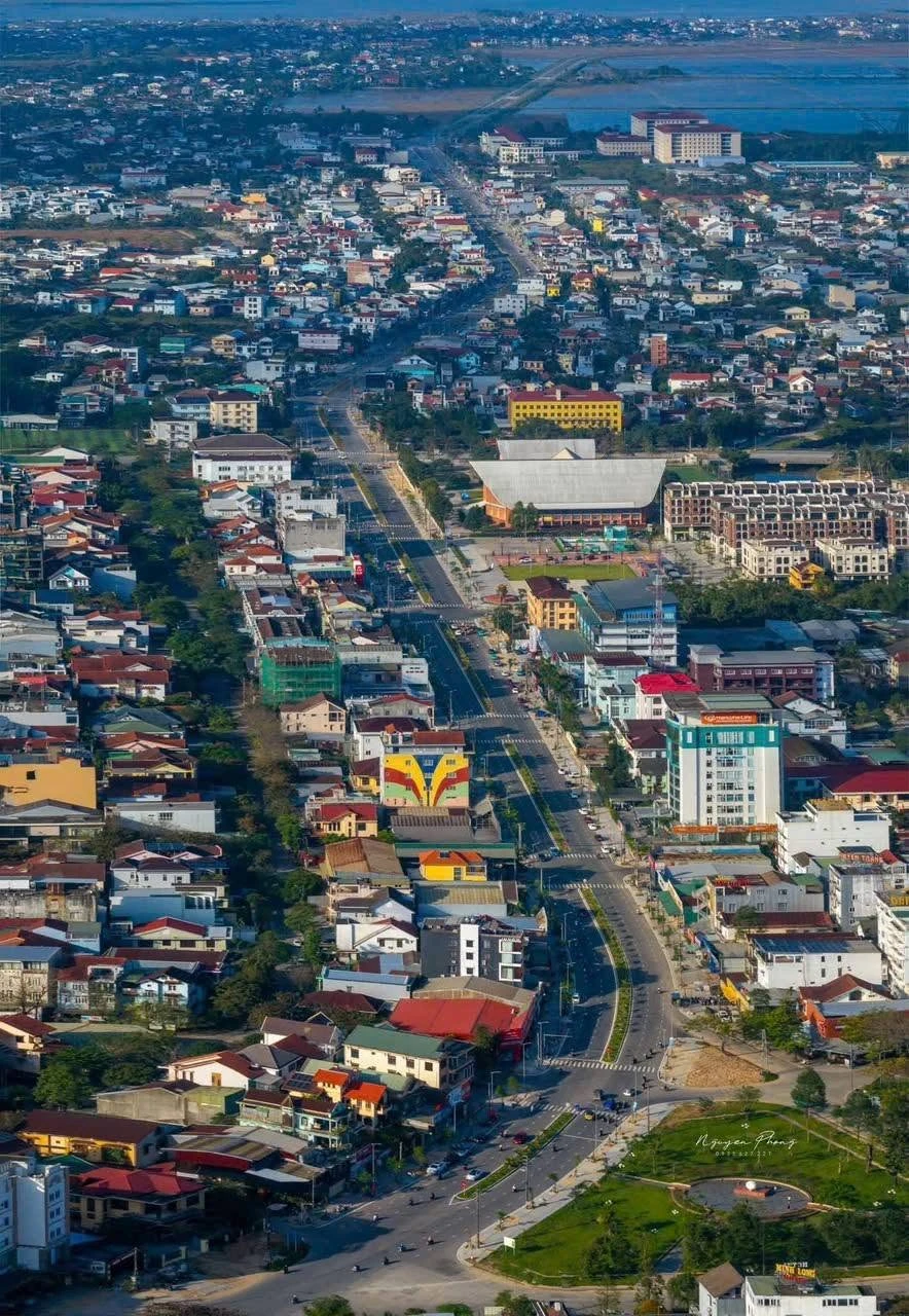 Bán đất mặt tiền Phạm Văn Đồng, Huế, 200m², 15 tỷ - Ảnh 1