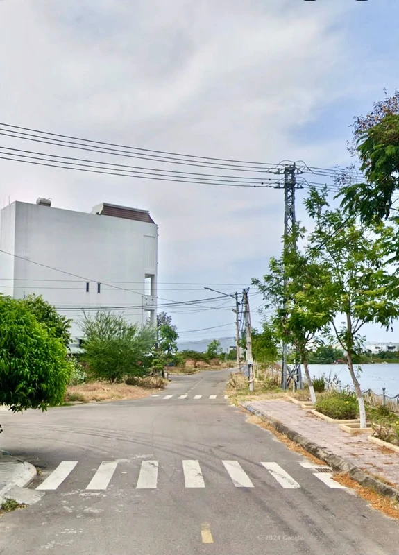 Bán nhà mặt tiền 3 tầng view sông 59m2 giá 5 tỷ tại Phường Quy Nhơn Đông
