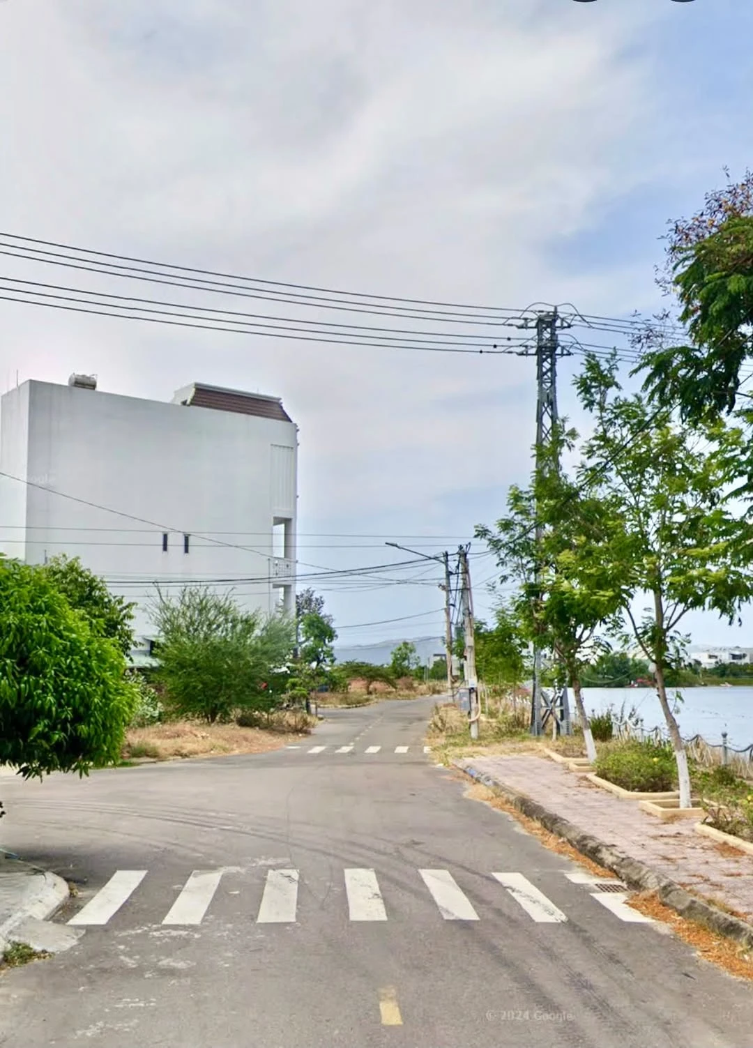 Bán nhà mặt tiền 3 tầng view sông 59m2 giá 5 tỷ tại Phường Quy Nhơn Đông - Ảnh 1