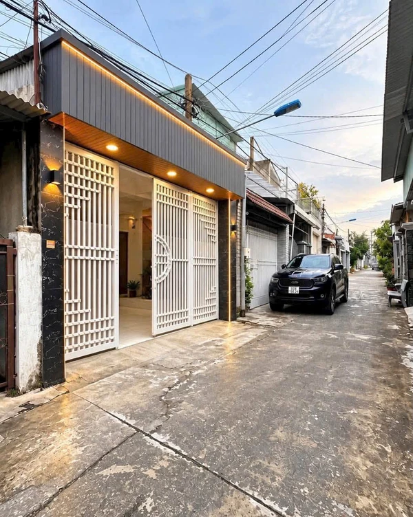 Bán nhà phố 100m2, 2 phòng ngủ Hố Nai Biên Hoà 2,69 tỷ