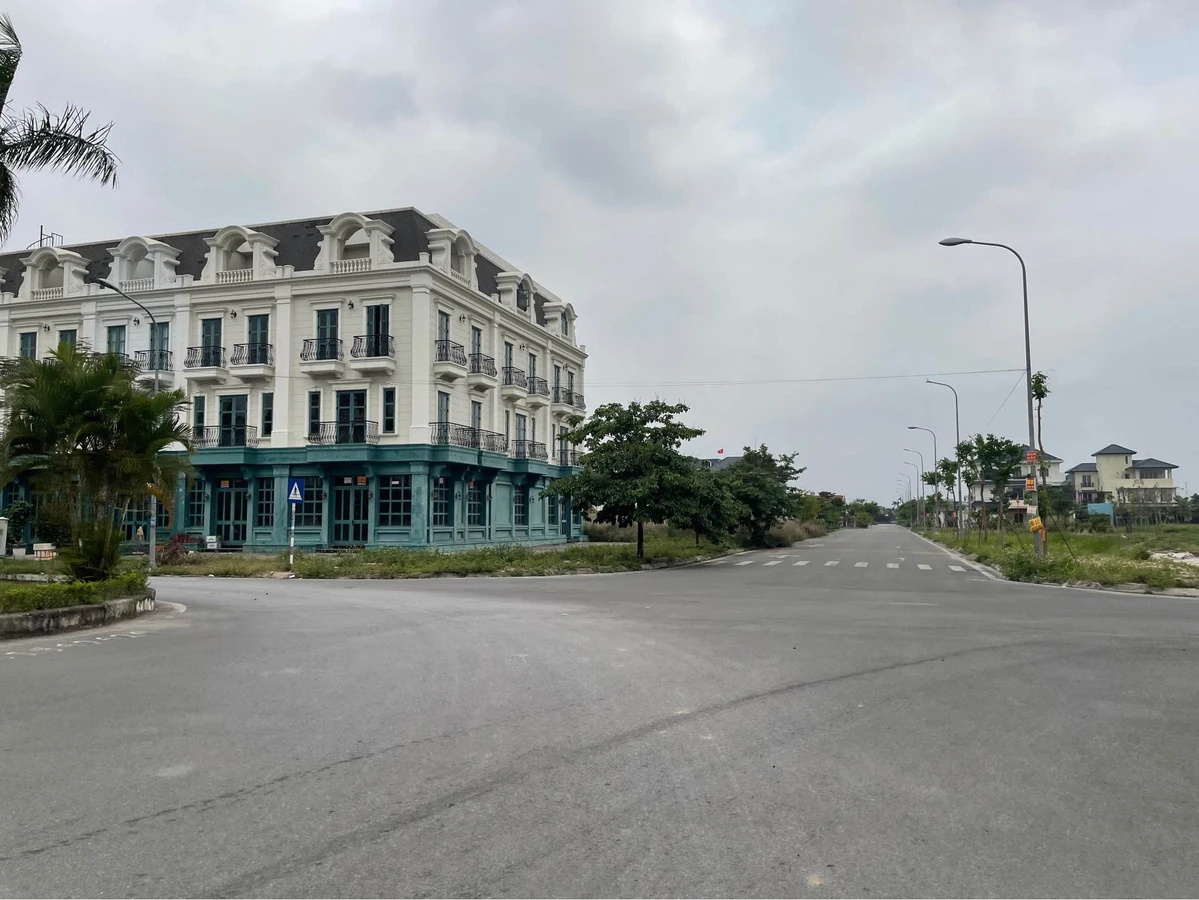 Bán shophouse 240m² đất, 413,5m² sàn, góc 2 mặt tiền, 8 tỷ - Ảnh thu nhỏ 4
