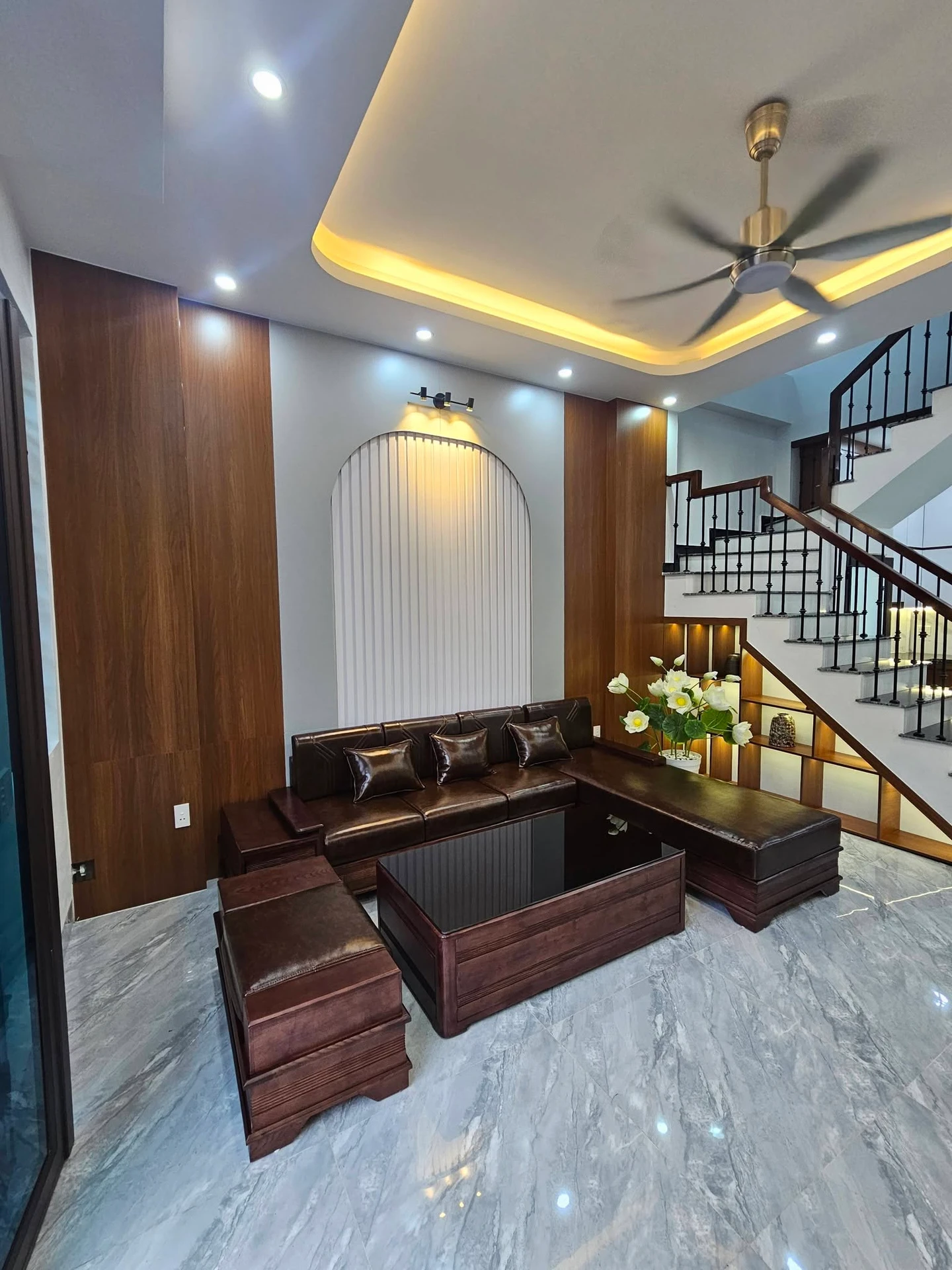 Bán nhà 3 tầng 60,8m2 full nội thất ngõ Nguyễn Hữu Cầu, TP Hải Dương - Ảnh 1