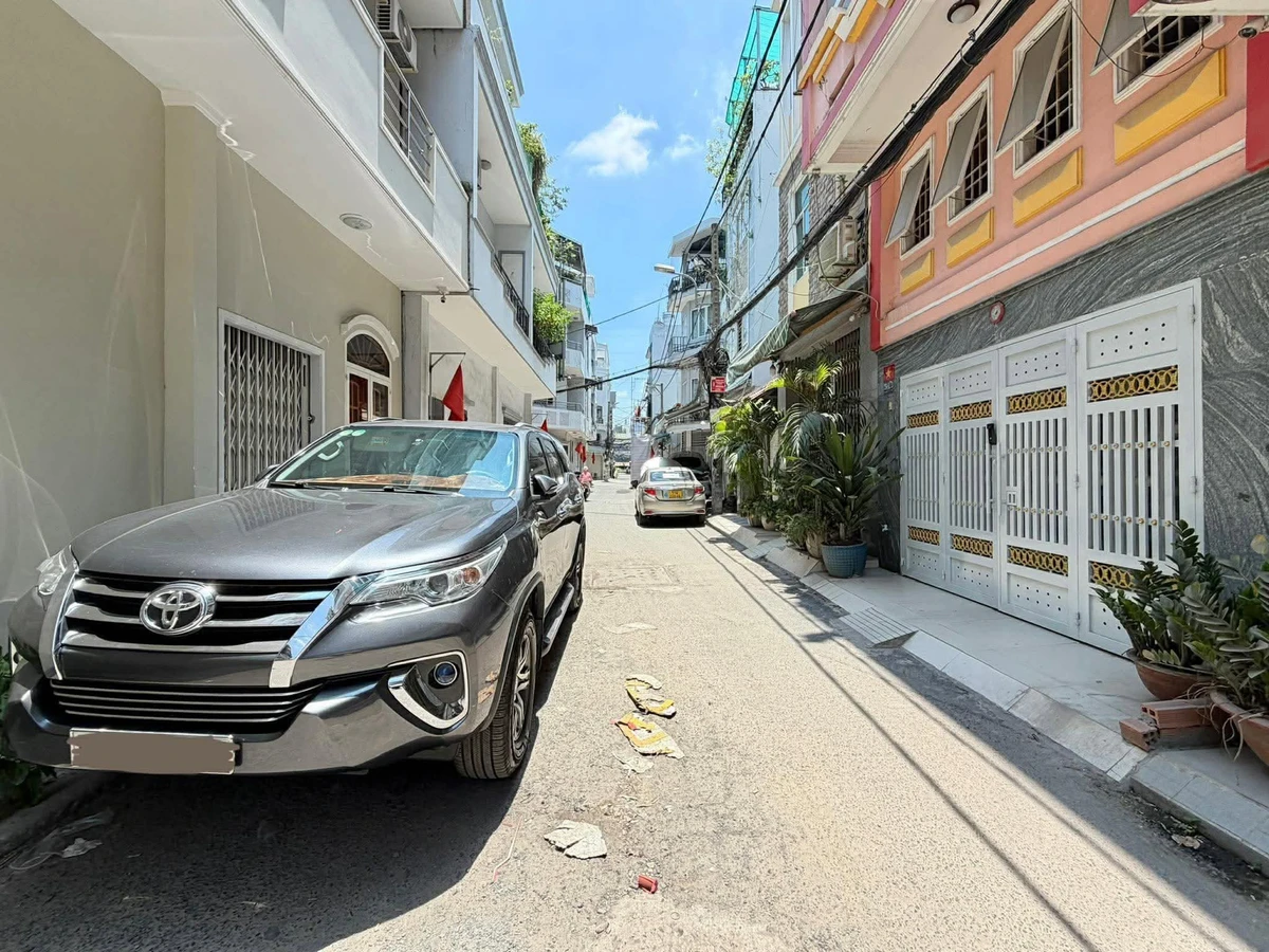 Bán nhà Tân Phú 4PN 60m² gần Vincom - Ảnh 1