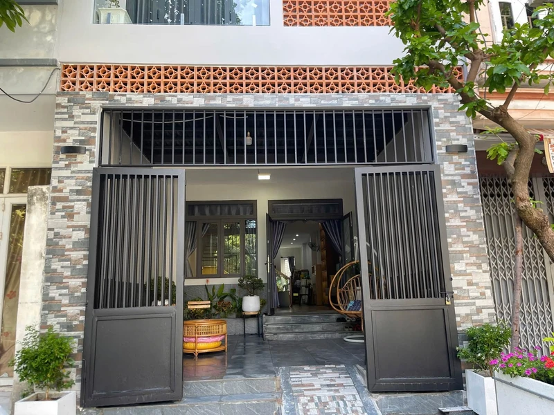 Bán nhà 2 tầng mặt tiền Trần Khát Chân, Sơn Trà, Đà Nẵng, 100m2, giá 7,99 tỷ
