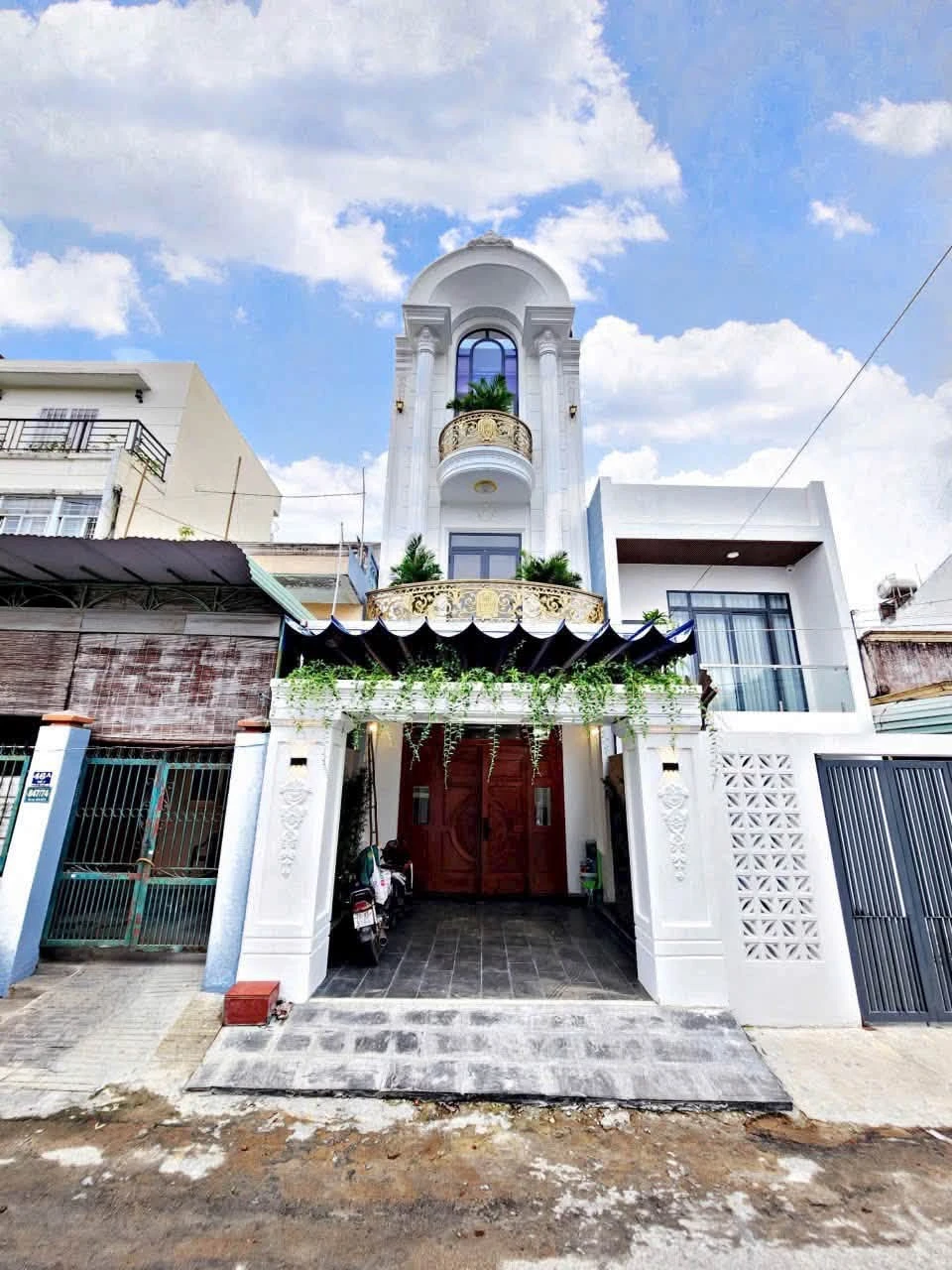 Bán nhà 2 lầu mặt tiền 4,7 tỷ Tân Hiệp, 200m² - Ảnh 1