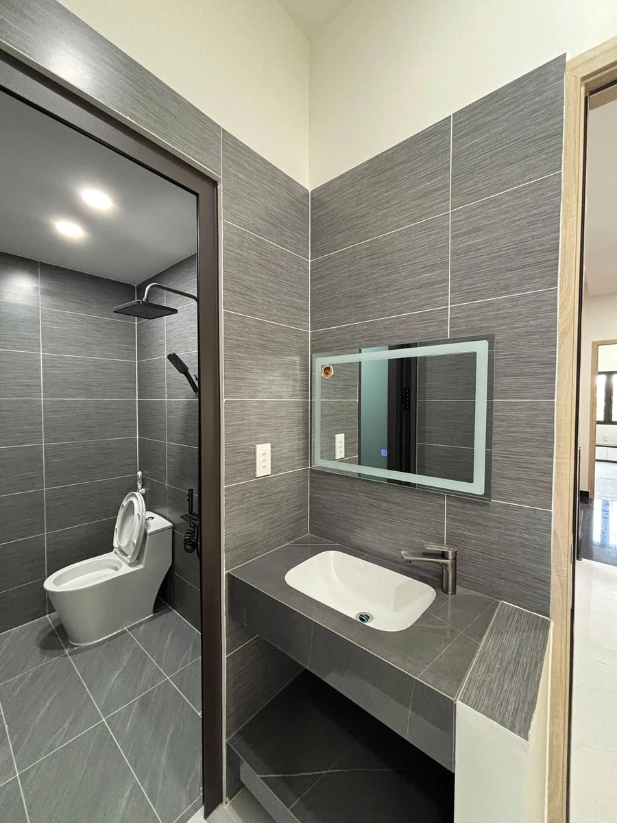 Bán nhà 3 tầng 4PN full nội thất Dĩ An, 102,5m2, 6,5 tỷ - Ảnh thu nhỏ 4