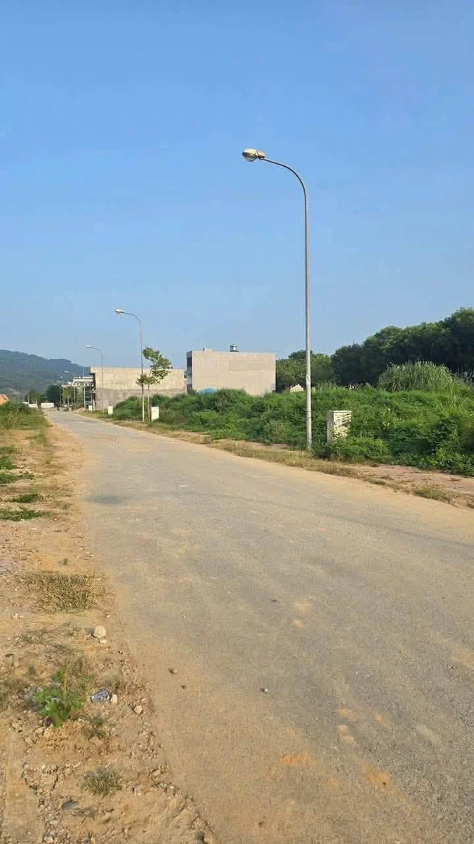 Bán đất 95m2 đường Nguyễn Tuân B9, giá 1 tỷ 80 triệu - Ảnh thu nhỏ 2